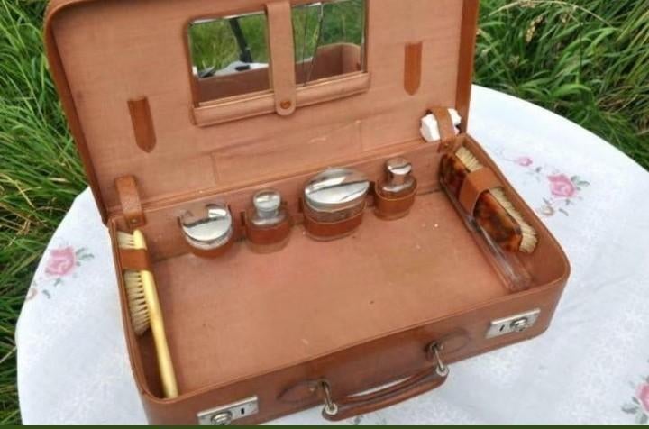 Ancienne valise cuir avec accessoires de toilette, Enlèvement ou Envoi, Utilisé, Cuir
