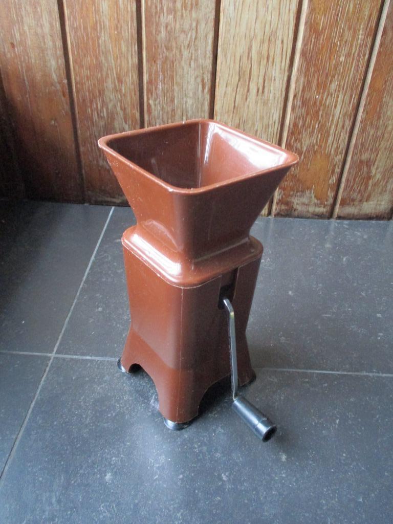Groenten peterselie molen vintage , 2 delig, Ophalen, Zo goed als nieuw