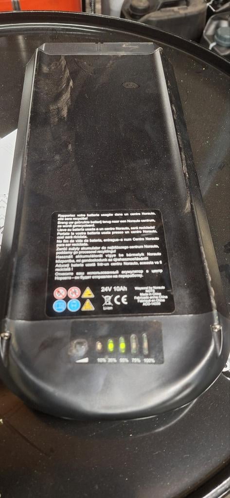 E-bike batterij 24V 10Ah ZhenLong (bagagedrager accu), Ophalen