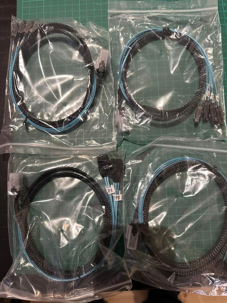 Cable mini sas vers 4 sata neuf, Enlèvement ou Envoi, Neuf