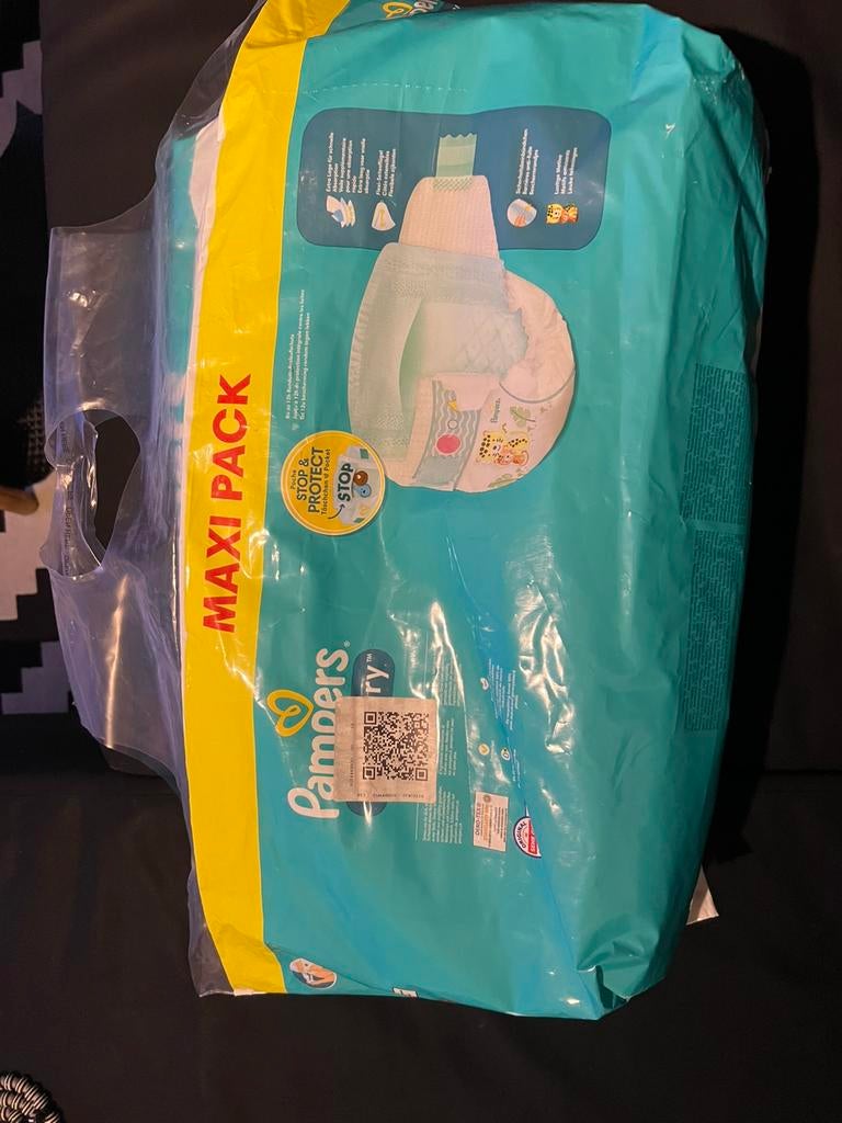 Pampers taille 4, Enfants & Bébés, Enlèvement ou Envoi, Comme neuf