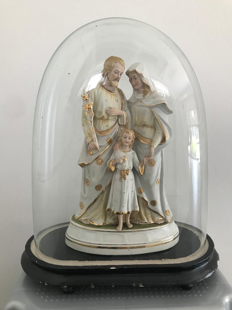 Cloche en verre avec statue en biscuit antique, Enlèvement