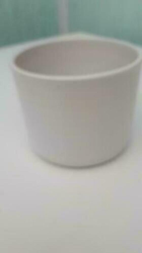 mooie witte cachepot dia 12 cm hoogte 10 cm, Tuin en Terras, Bloempotten, Ophalen of Verzenden