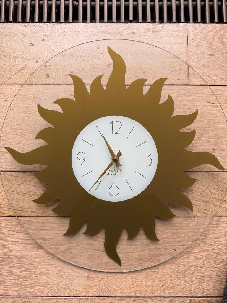 Design klok Karlsson - Zon - rond, Ophalen of Verzenden, Nieuw, Analoog, Wandklok