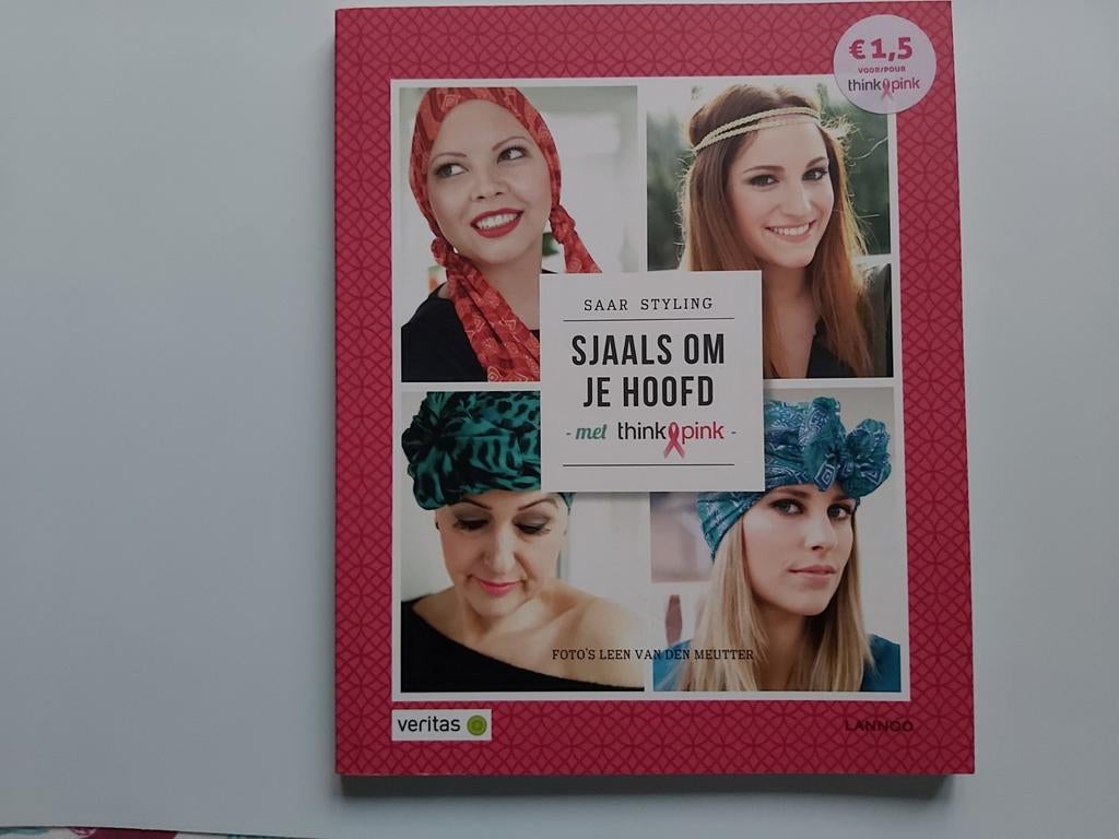 Sarah Miny - Sjaals om je hoofd met Think Pink, Enlèvement ou Envoi, Comme neuf, Sarah Miny