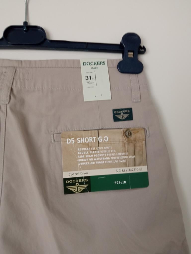 Dockers Khakis D5 Short G.O Mt 31 nieuw nooit gedragen, Ophalen of Verzenden, Nieuw, Beige, Dockers Khakis
