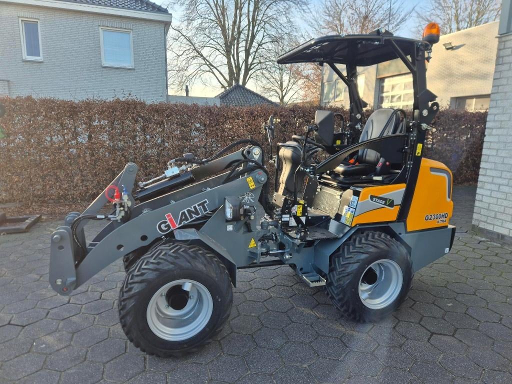 Nieuwe Giant G2300 HD extra shovel / wiellader / loader, Enlèvement ou Envoi, Chargeuse sur pneus ou Chouleur
