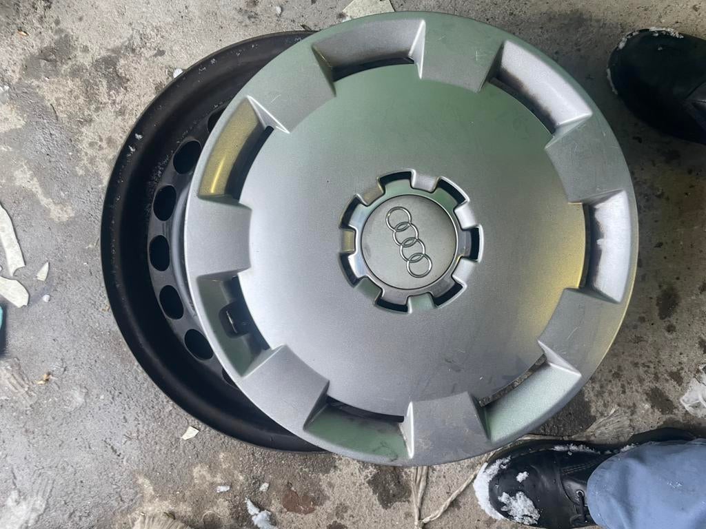 16 velgen + vw/seat/skoda/audi wieldoppen, Auto-onderdelen, Ophalen, Gebruikt, Velg(en), 16 inch