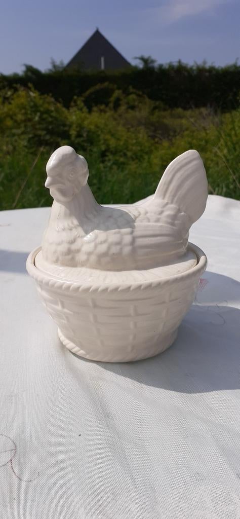 §  bonbonnière en faience poule, Enlèvement ou Envoi