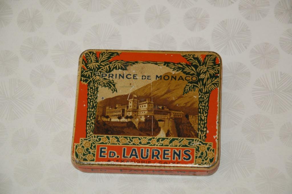Ancienne boîte de cigarettes en metal -  Ed. Lauren, Enlèvement ou Envoi, Utilisé, Boite à tabac ou Emballage