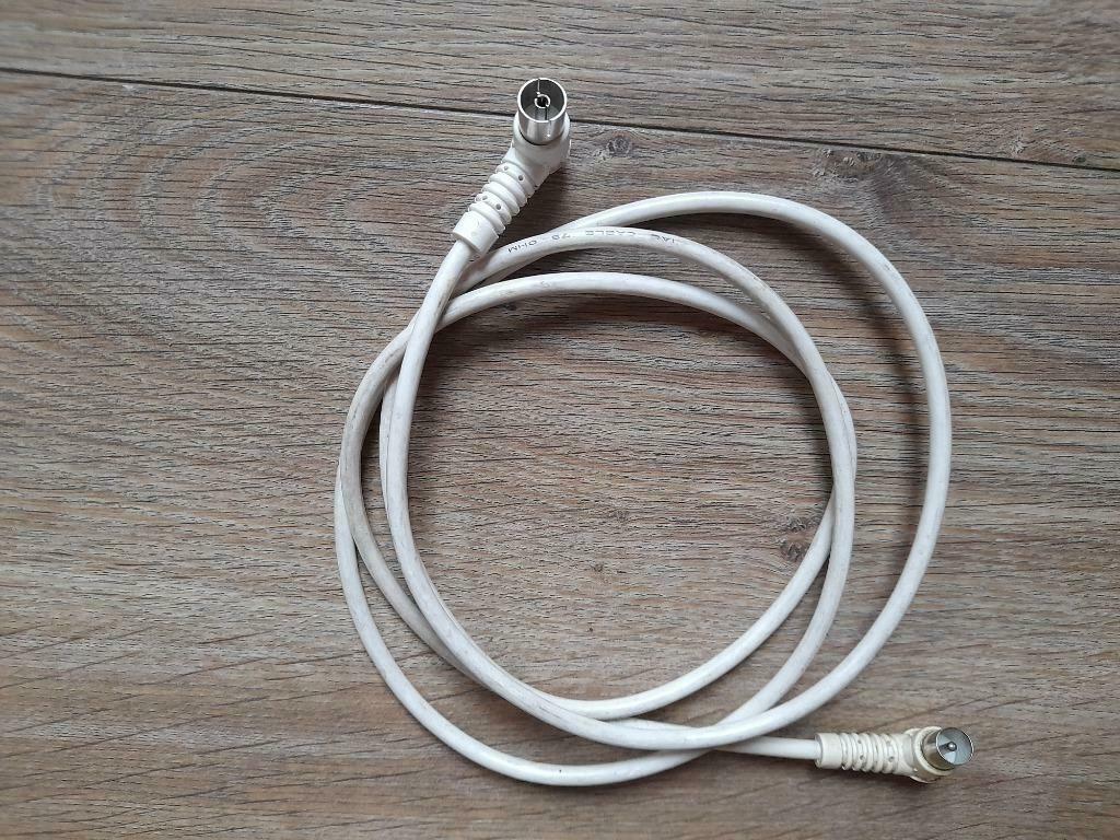 Câble coaxial 1.5m NEUF avec 2 prises, Enlèvement ou Envoi, Neuf, Moins de 2 mètres, Câble coaxial
