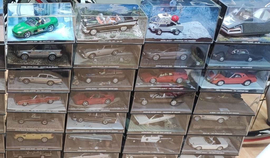 COLLECTION DE VOITURES MINIATURES JAMES BOND 1/43 87 PIÈCES, Enlèvement, Comme neuf, Voiture, Universal Hobbies