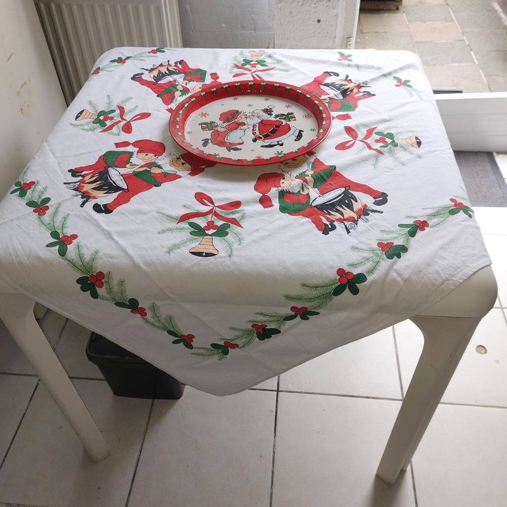 Nappes avec plateau les 2 pièces 6€, Enlèvement, Comme neuf