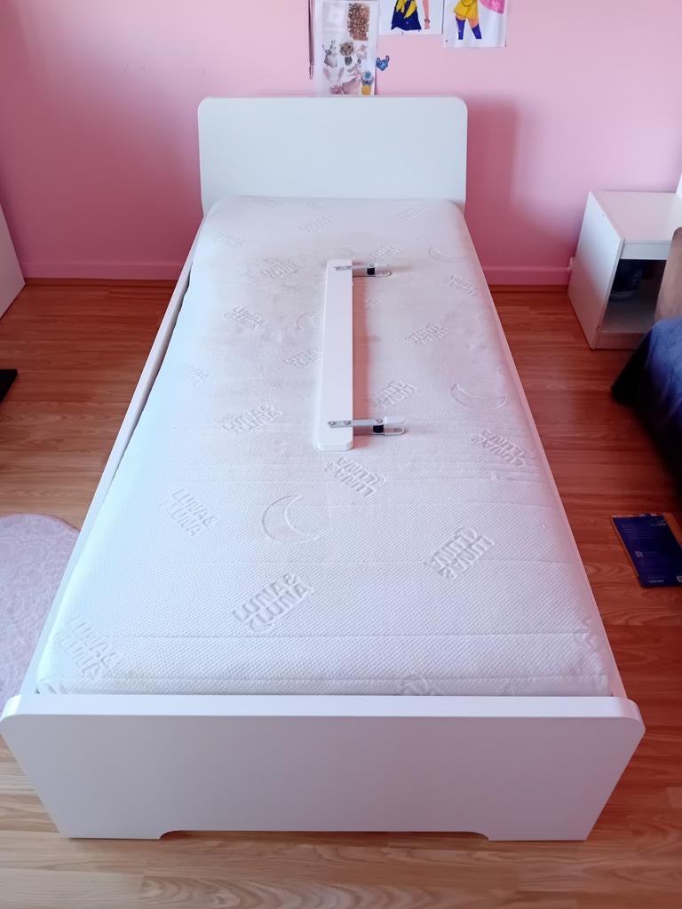 Één persoonsbed lattenbodem + matras, Ophalen