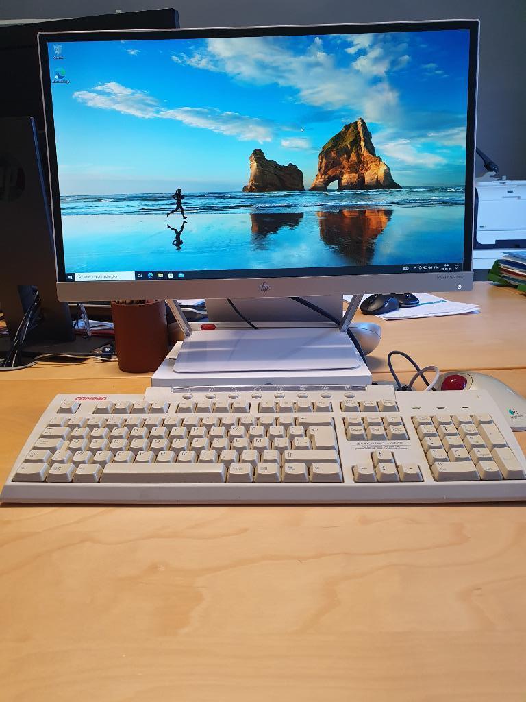 Ecran HP 22", Informatique & Logiciels, Enlèvement, Comme neuf, HP Compaq