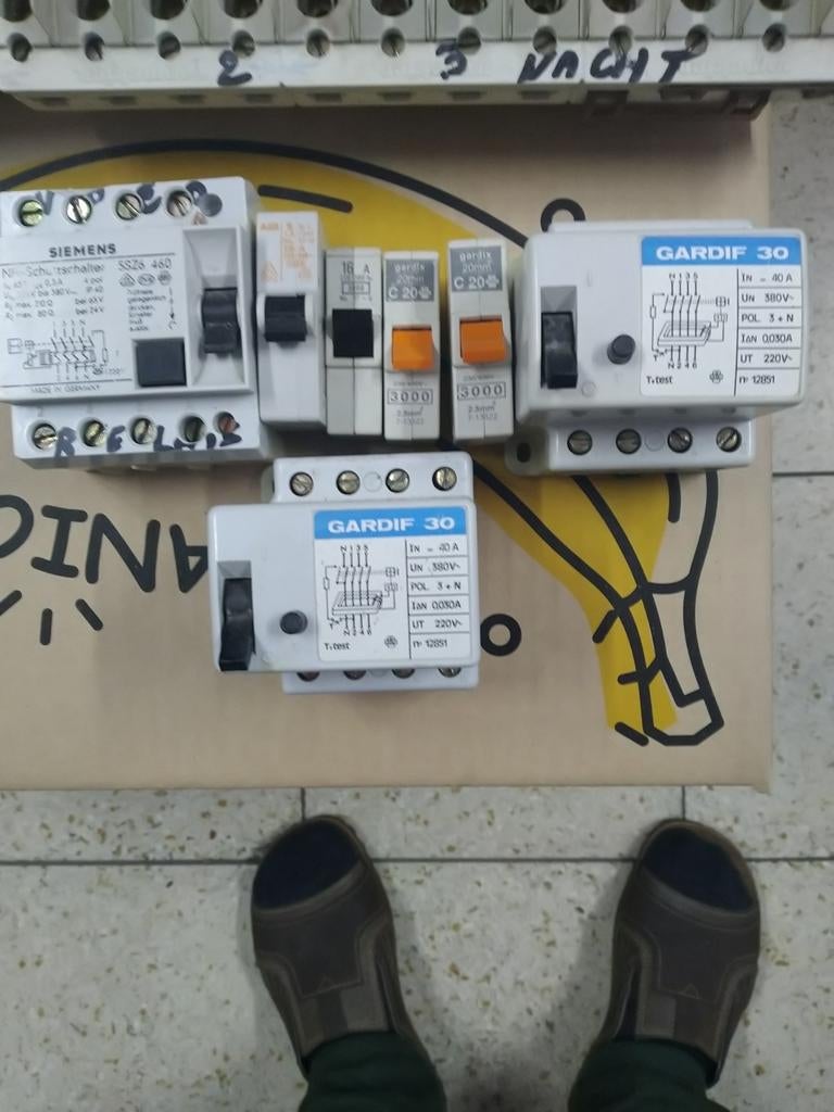 Electriciteit materiaal, Enlèvement, Utilisé