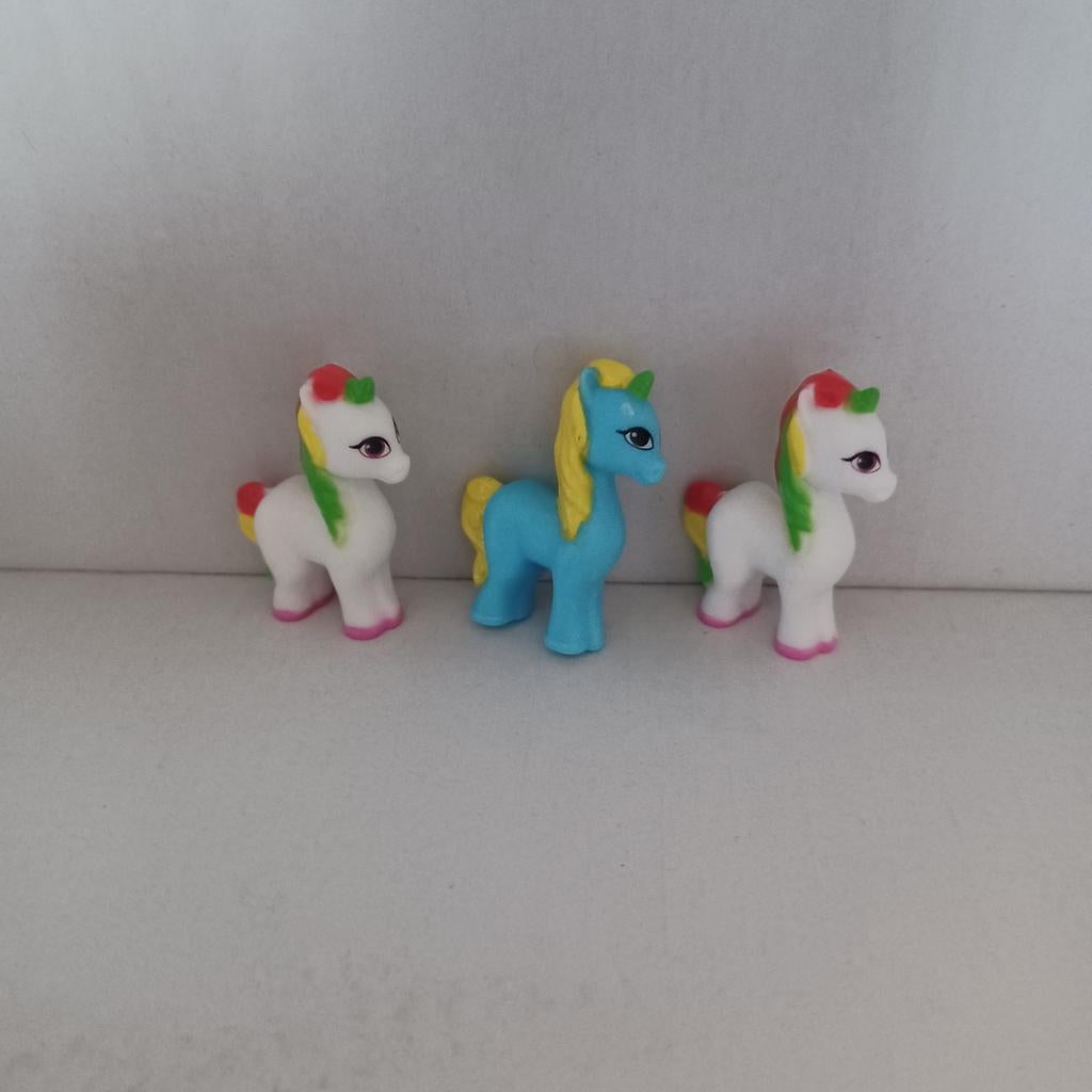 3 minifiguurtjes, kleurrijke paardjes, Verzamelen, Ophalen of Verzenden, Zo goed als nieuw