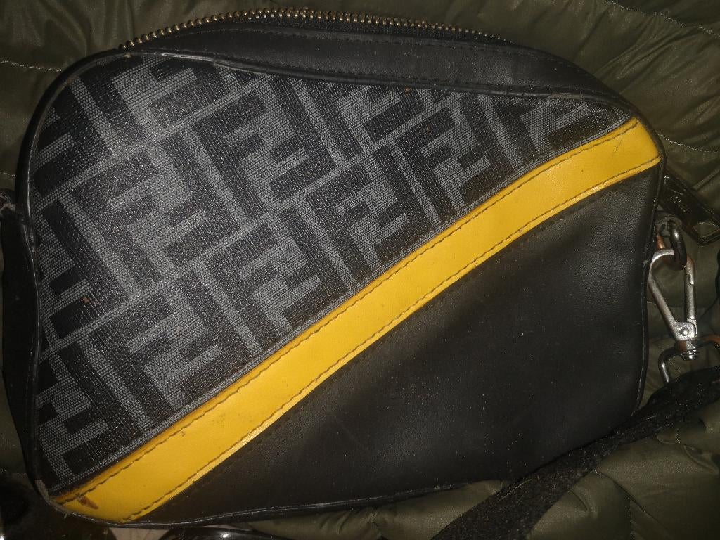 Sacoche fendi authentic homme, Vêtements | Hommes, Enlèvement ou Envoi, Porté, Autres