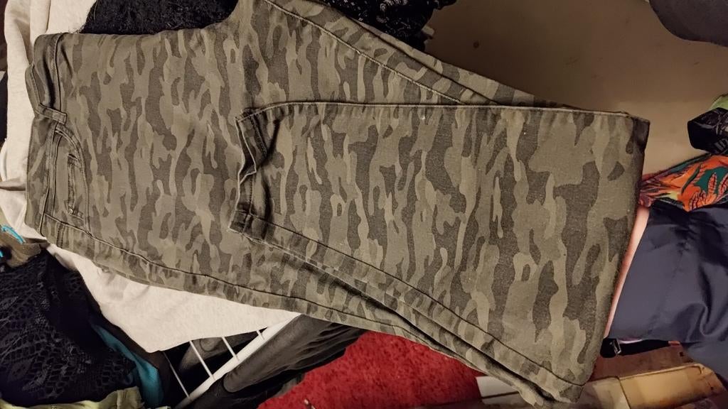 Jean militaire 46, Enlèvement, Porté