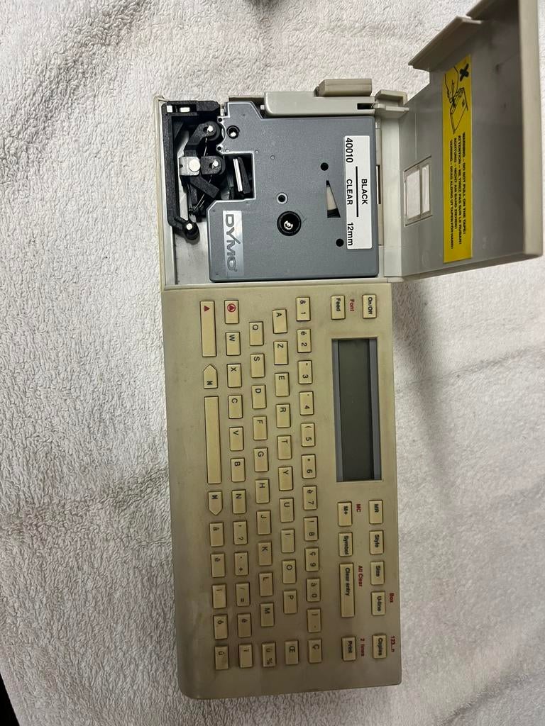 Dymo 4000 labeler met 10 vervangende cassettes, Gebruikt, Azerty, Tape-label, Dymo