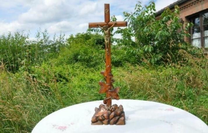 Crucifix à poser forêt noire, Antiquités & Art, Enlèvement ou Envoi