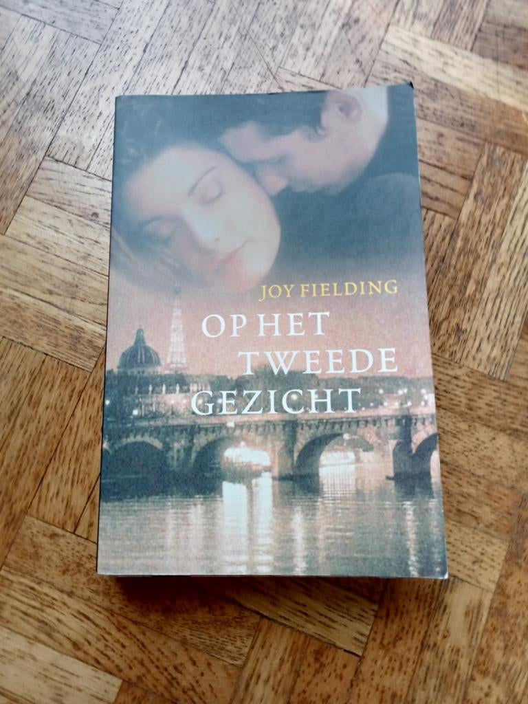 Joy Fielding: Op het tweede gezicht, Ophalen of Verzenden, Gelezen