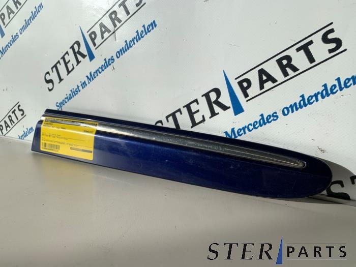 Bande décorative d'un Mercedes CLK, Autos : Pièces & Accessoires, Enlèvement ou Envoi, 3 mois de garantie, Utilisé, Mercedes-Benz
