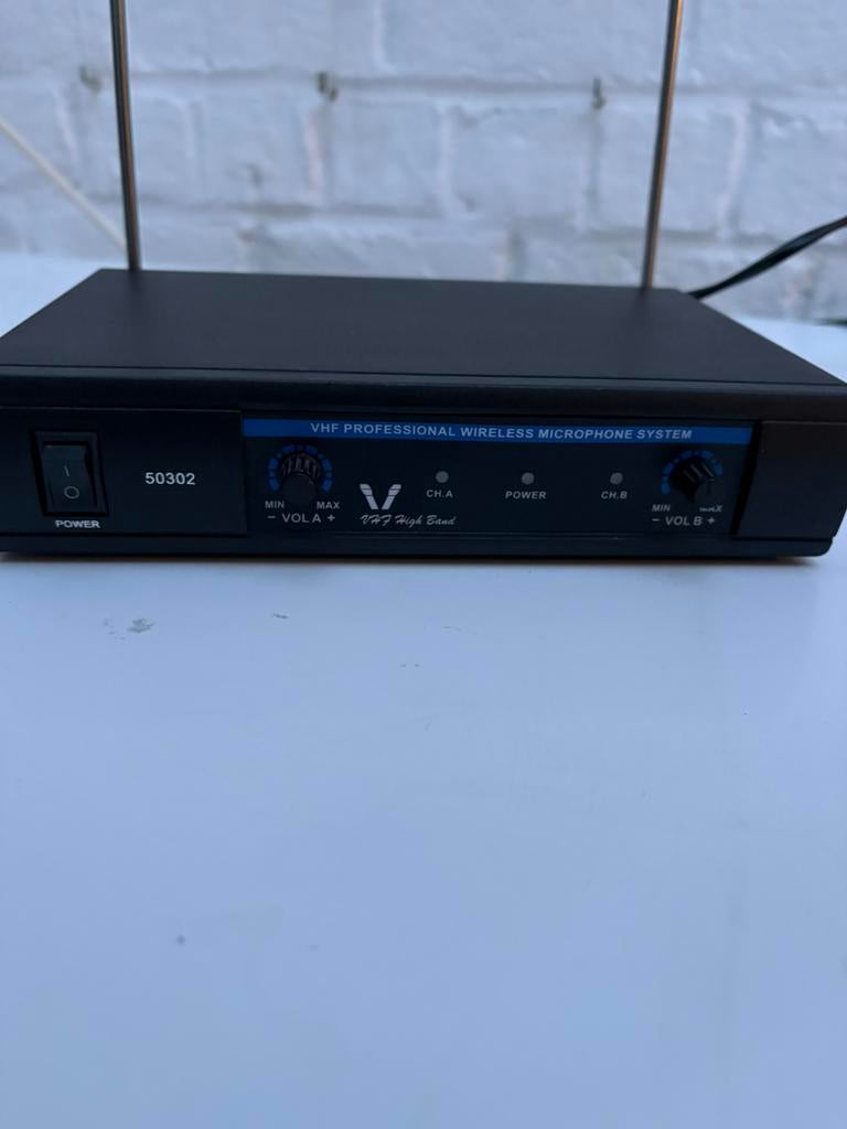 VHF proffesional wireless microphone system, Ophalen, Zo goed als nieuw