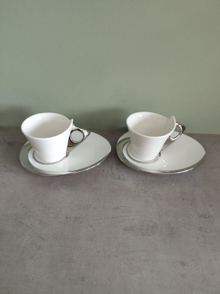 Set van 2 kopjes + schoteltjes Bricard porselein, Kop en/of schotel, Verzilverd, Ophalen of Verzenden, Zo goed als nieuw