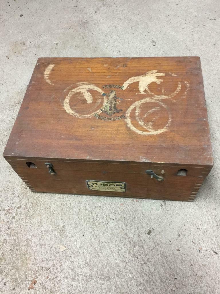 Caisse de transport accumulateur Tudor - Bruxelles, Antiquités & Art, Antiquités | Autres Antiquités, Enlèvement ou Envoi
