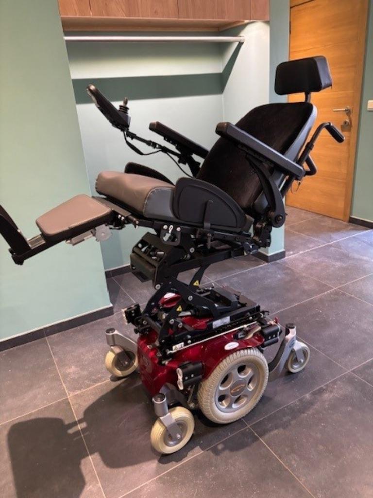 Fauteuil roulant électrique Quickie Salsa M2, Divers, Enlèvement ou Envoi, Comme neuf, Fauteuil roulant électrique