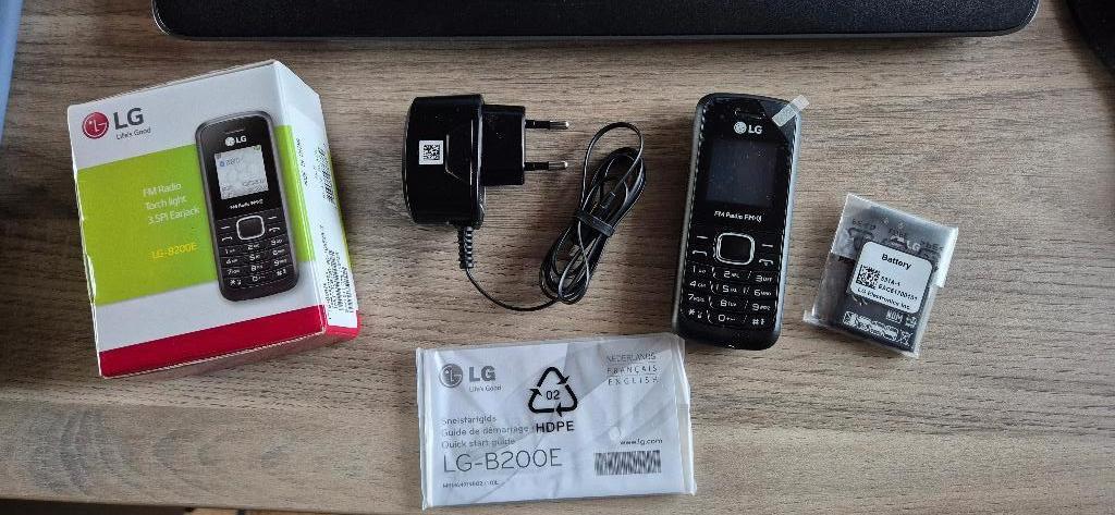 Nieuwe LG-B200E gsm, Telecommunicatie, Mobiele telefoons | LG, Zwart, Nieuw, Ophalen of Verzenden, Klassiek of Candybar