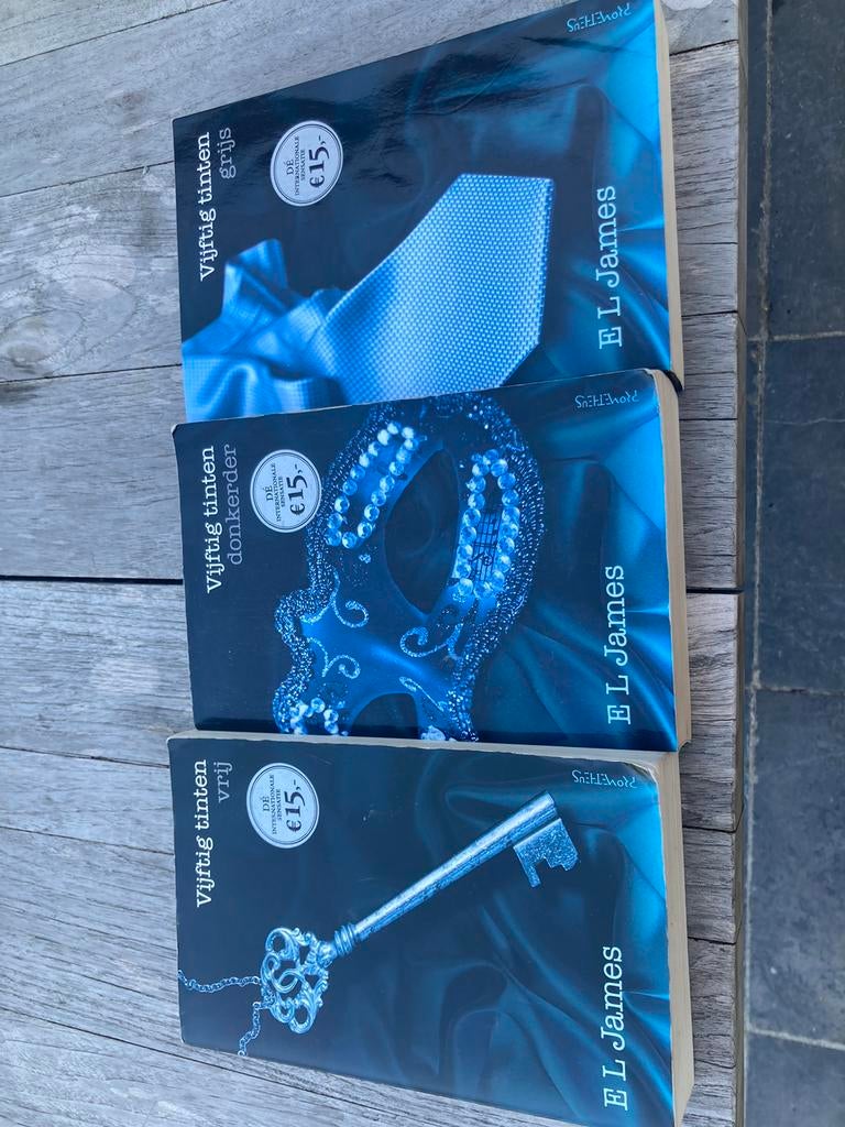 Vijftig tinten grijs trilogie, Ophalen, Gelezen, E L James