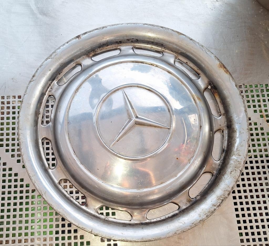 Originele Mercedes wieldop jaren 70/80 – stalen velg – oldti, Ophalen