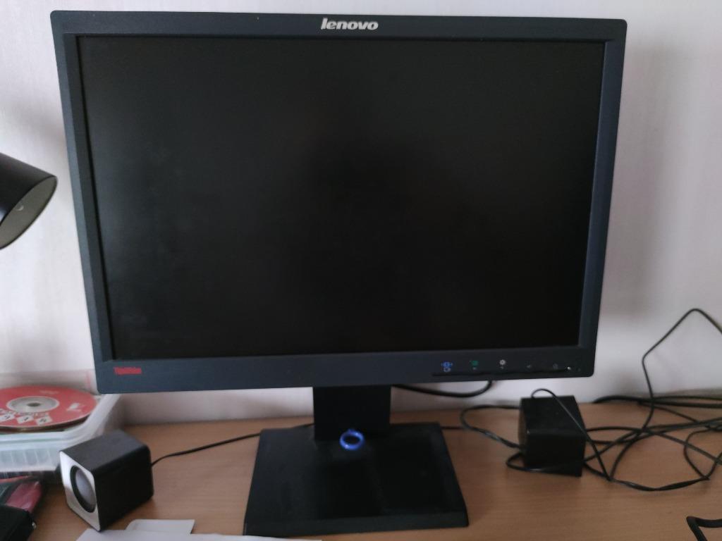 Lenovo thinkvision scherm 19 inch, Computers en Software, Monitoren, Gebruikt, In hoogte verstelbaar, Ophalen of Verzenden, DVI