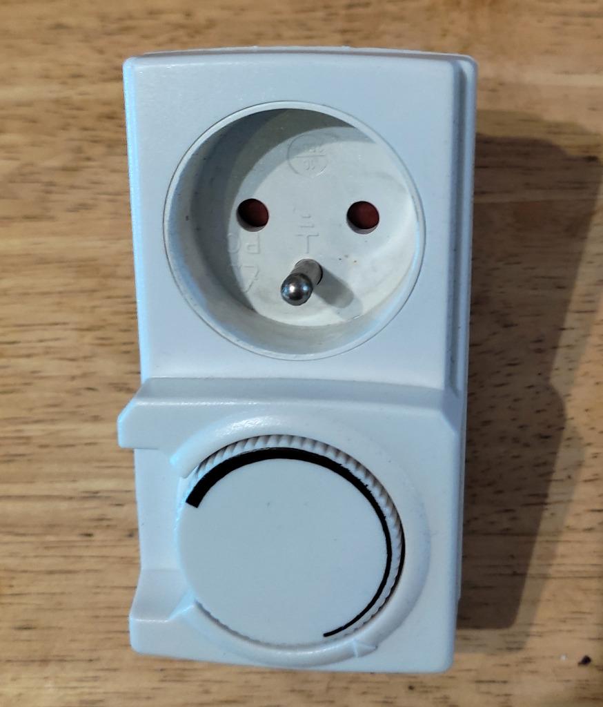 Variateur d'intensité lumineuse, ou pour limiter le courant, Bricolage & Construction, Électricité & Câbles, Comme neuf, Interrupteur