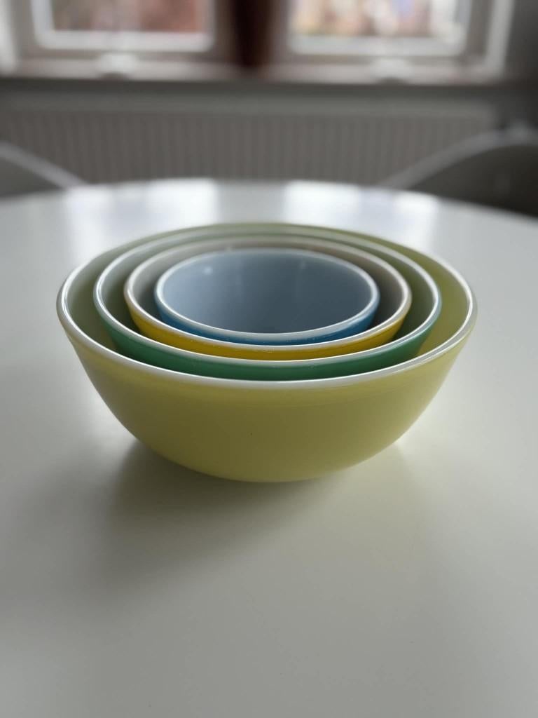 Set van 4 vintage Pyrex kommen, jaren '50, Antiek en Kunst, Ophalen of Verzenden