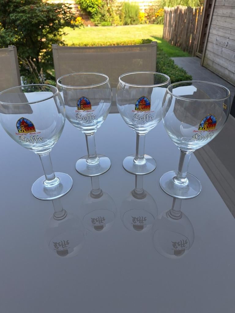 4 leffe glazen, Ophalen, Zo goed als nieuw