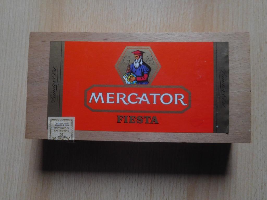 Sigarenkistje Mercator Fiesta, Verzamelen, Rookartikelen, Aanstekers en Luciferdoosjes, Ophalen of Verzenden, Gebruikt, Luciferdoosjes of -merken