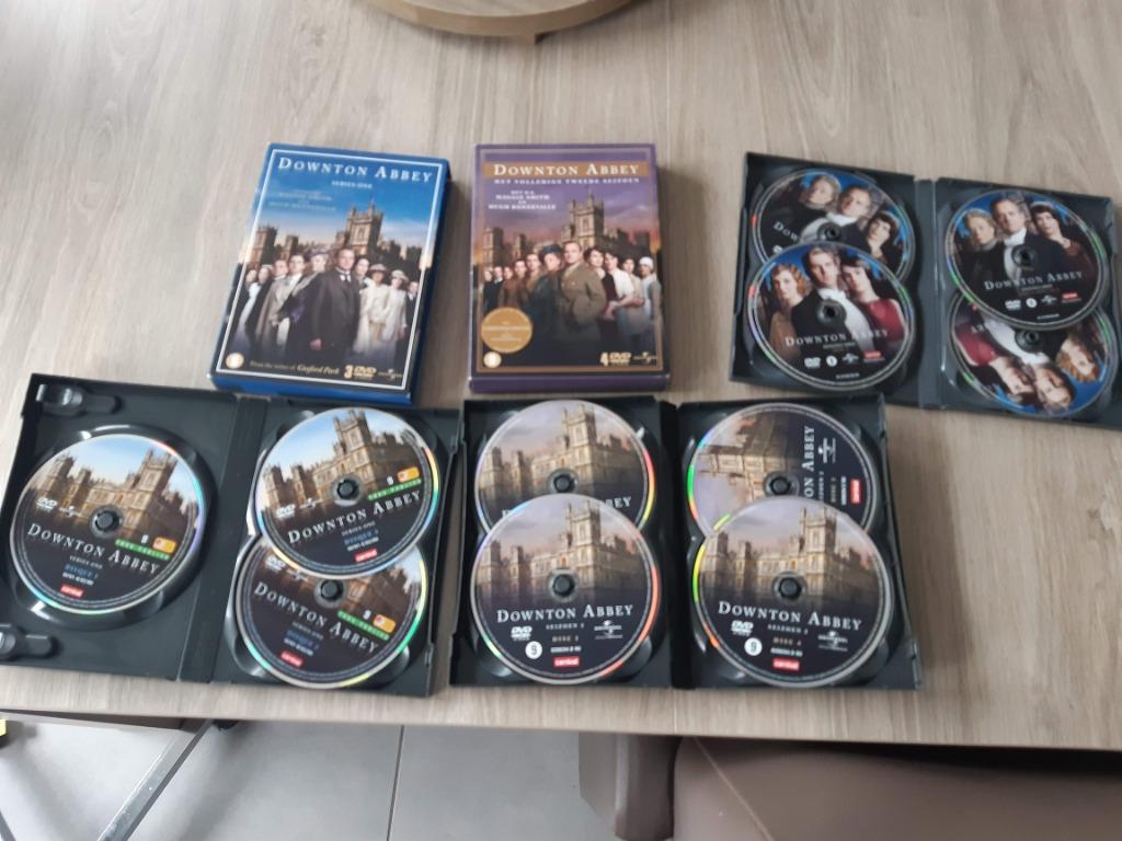 dvd  serie downton abbey seizoen 1 - 2 - 3 en 4  (10€/stuk), Cd's en Dvd's, Dvd's | Tv en Series, Ophalen of Verzenden, Zo goed als nieuw