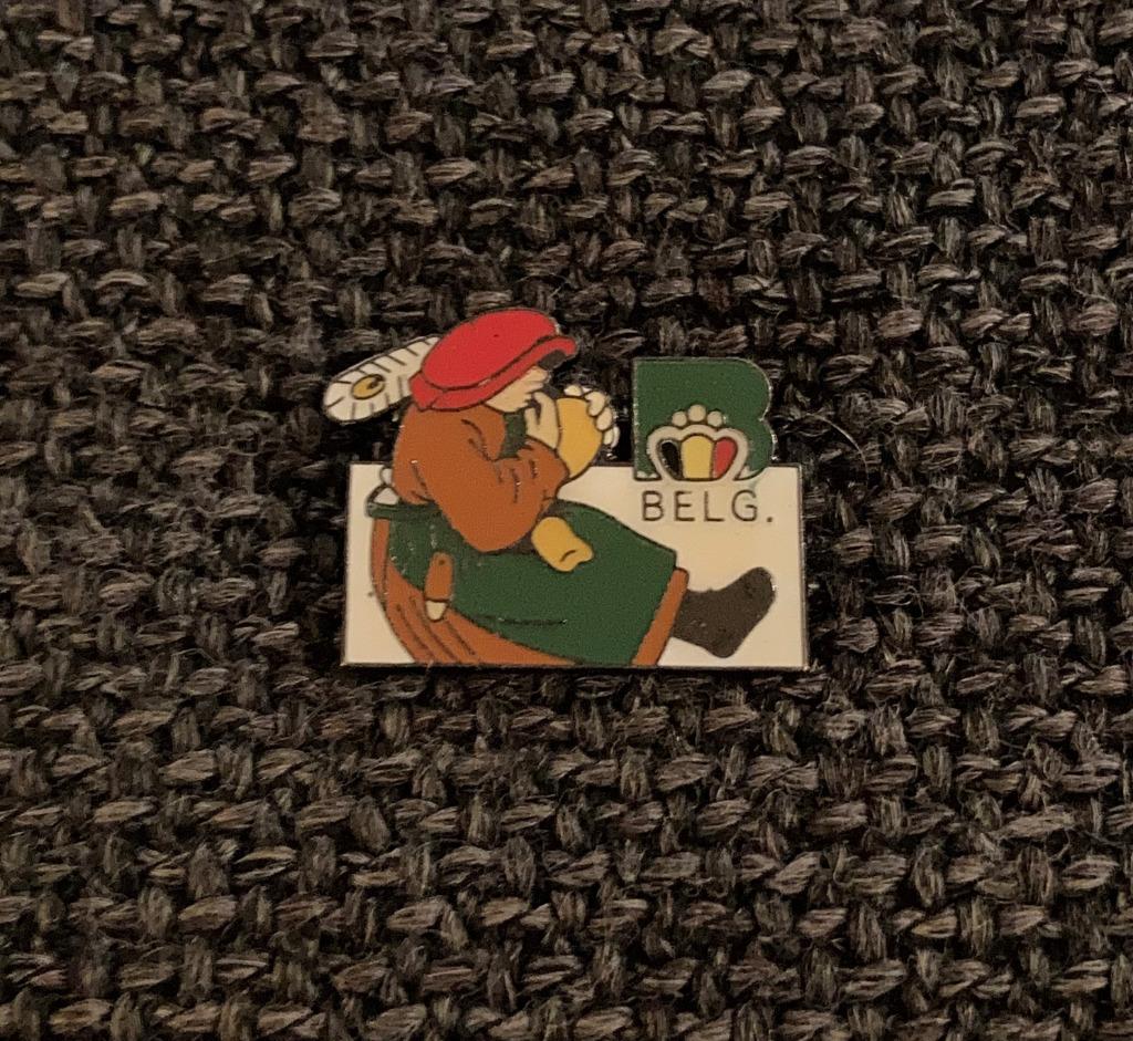PIN - BELG. - BELGIË - BELGIQUE, Envoi, Utilisé, Ville ou Campagne, Insigne ou Pin's