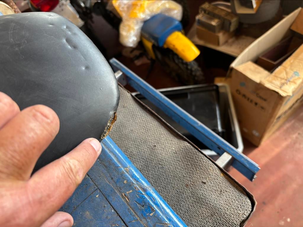 Selle Gilera DNA 50, Vélos & Vélomoteurs, Enlèvement ou Envoi, Utilisé, Selle