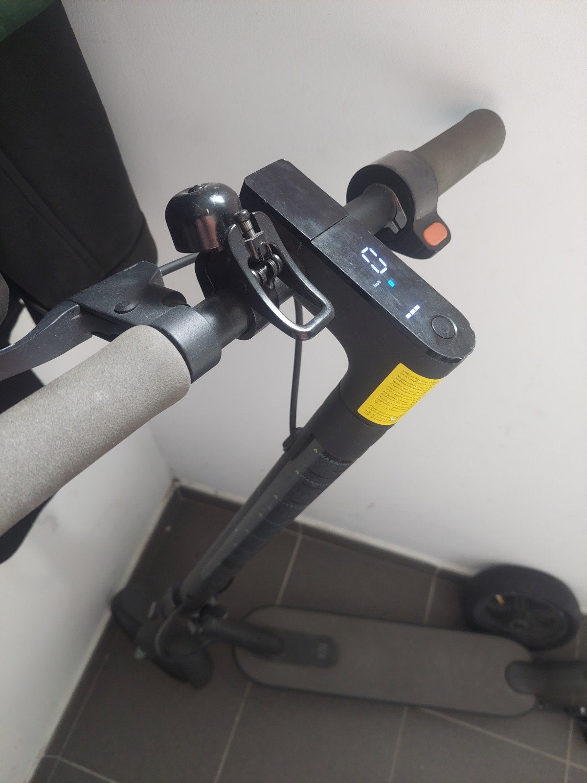 Trottinette électrique., Ophalen