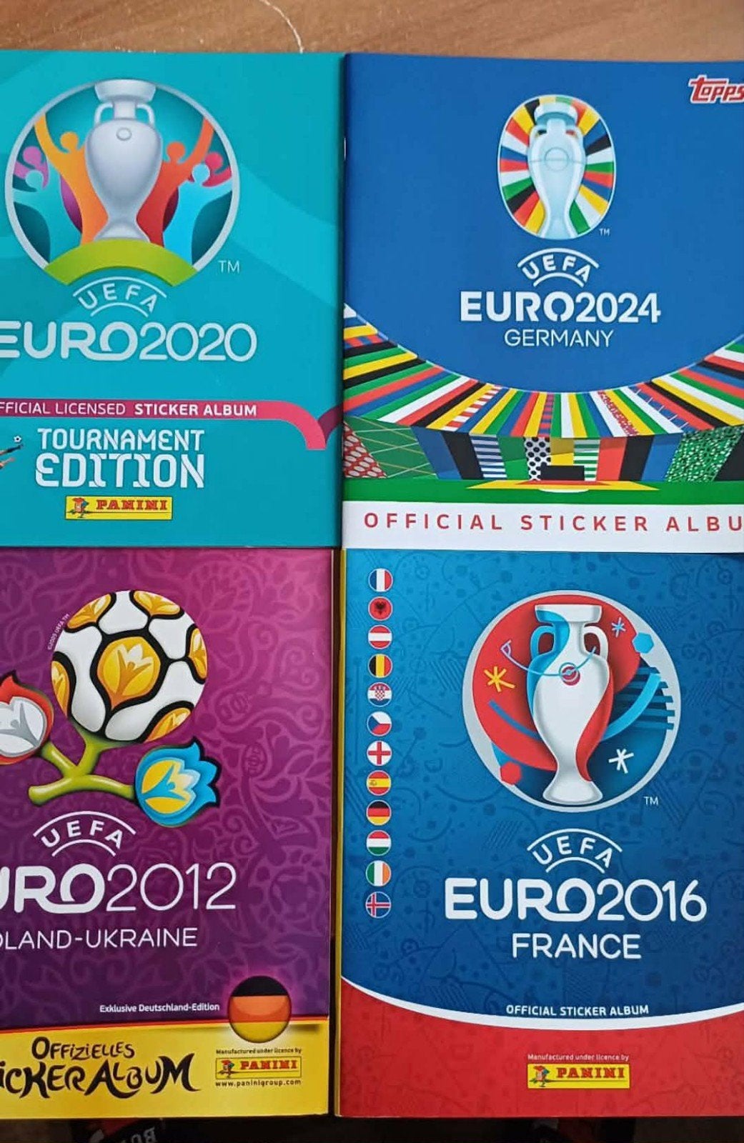 4 albums Panini/Topps Euro vides, Enlèvement ou Envoi