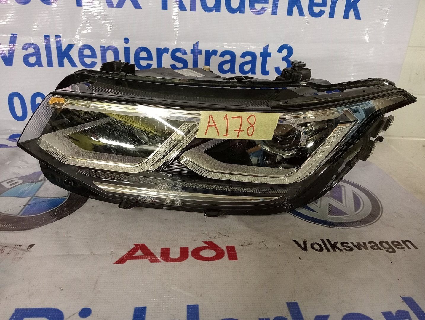 Koplamp VW Tiguan 5NA Facelift IQ.LIGHT LED Links 5NB941082, Volkswagen, -, Utilisé, -
