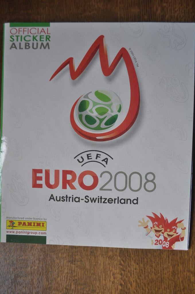 PANINI COMPLEET ALBUM EURO 2008 AUSTRIA-SWITZERLAND, Enlèvement ou Envoi, Utilisé, Plusieurs autocollants