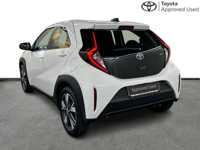 Toyota Aygo 116hp HEV Comfort | heated seats, Automaat, https://public.car-pass.be/vhr/fabb0809-c29e-4ec2-833a-258d7658aa7c, Wit