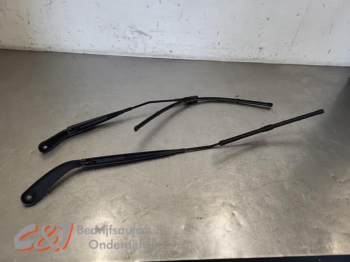 Ruitenwisserarm set van een Mercedes Vito, Gebruikt, -, Ophalen of Verzenden, -
