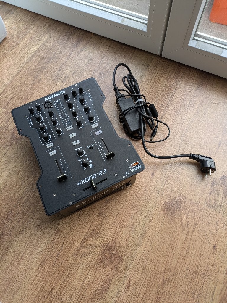 Allen & Heath Xone:23, Muziek en Instrumenten, Ophalen, Zo goed als nieuw, Minder dan 5 kanalen, Microfooningang