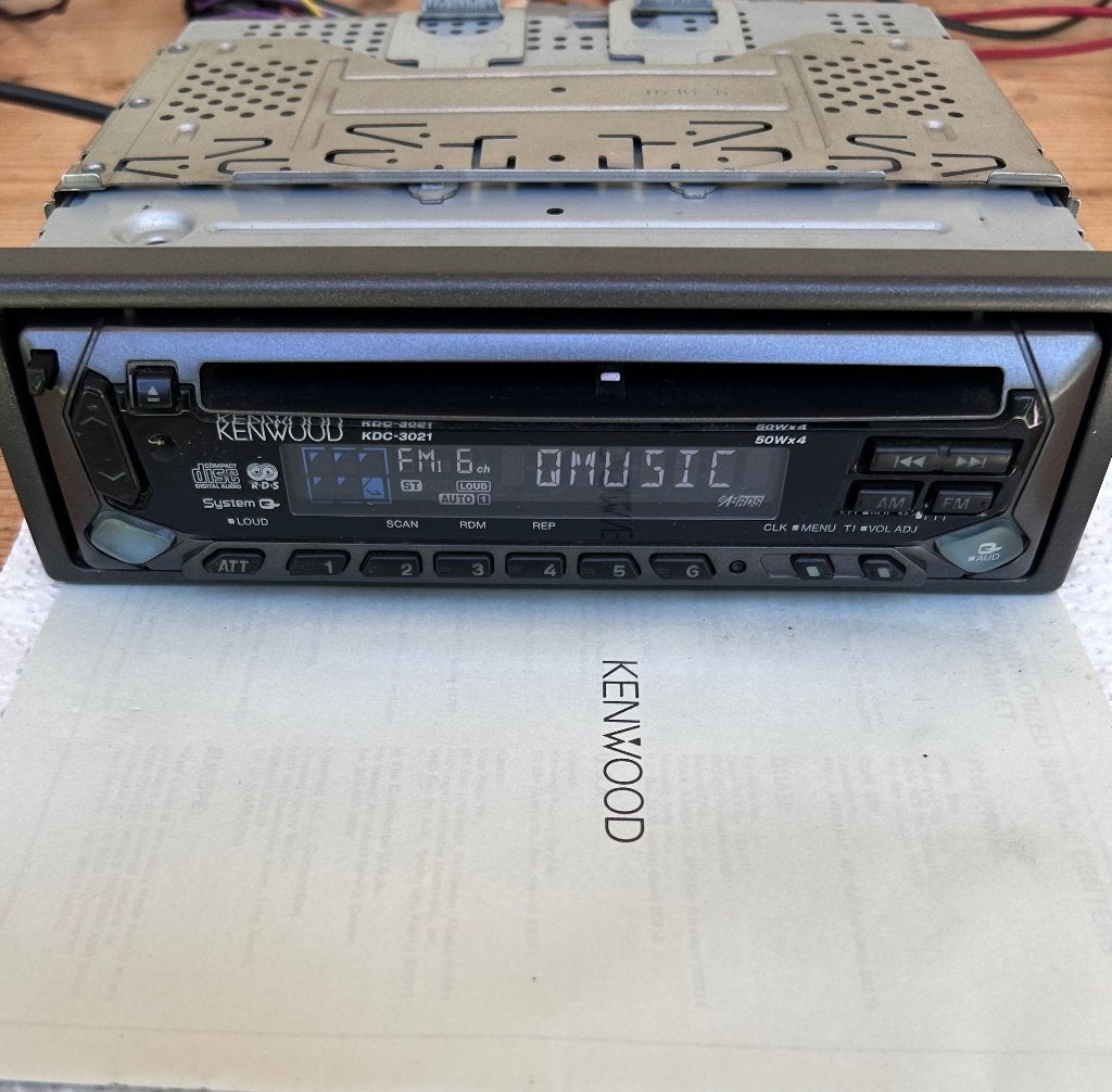 Autoradio CD-speler KENWOOD.    €50;, Auto diversen, Autoradio's, Ophalen, Zo goed als nieuw